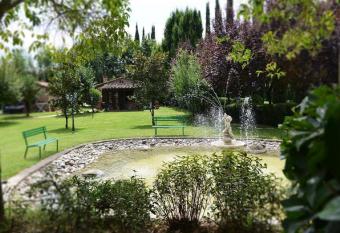 L Oasi della Pergola allows 18 year olds to book a room