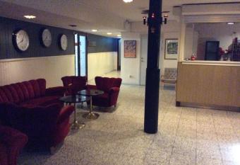 hotell loftet allows 18 year olds to book a room