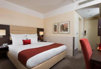 Leonardo Hotel Munich Arabellapark allows 18 year olds to book a room