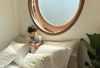 Marlowe-Tony s home has rooms with a private hot tub