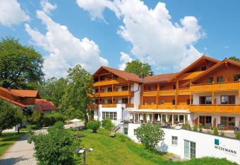 Vital Hotel Wiedemann allows 18 year olds to book a room