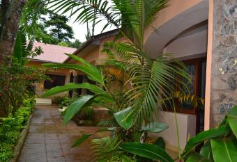 Serene Mountain Lodge allows 18 year olds to book a room