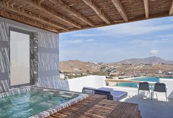 Radisson Blu Euphoria Resort, Mykonos allows 18 year olds to book a room