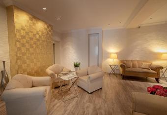 Hotel Brenner allows 18 year olds to book a room