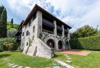 Antico Fienile Belvedere has Balcony rooms