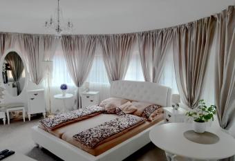 Penzion a Restaurace Belveder allows 18 year olds to book a room