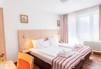 Hotel Astoria Stuttgart City allows 18 year olds to book a room