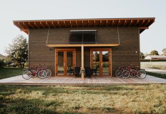 Magnolia Park has Balcony rooms