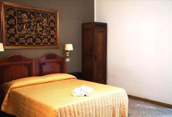 VILLA ANTONIETTA allows 18 year olds to book a room