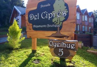 Posada del Cipr  s allows 18 year olds to book a room