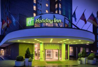 HI Hotel International Hamburg allows 18 year olds to book a room