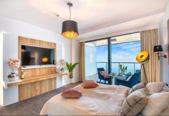 NORTH Apartments, SunSetView 507 has Balcony rooms