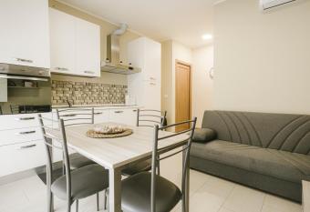 Grab a Flat in Coroneo has Balcony rooms