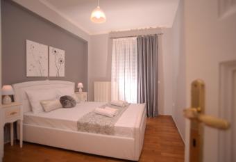 Family Cozy House allows 18 year olds to book a room