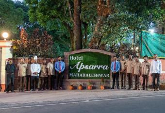 Hotel Apsara allows 18 year olds to book a room