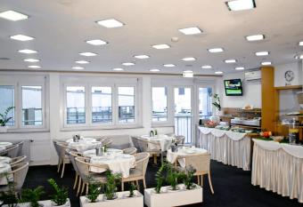 Adler Hotel Frankfurt allows 18 year olds to book a room