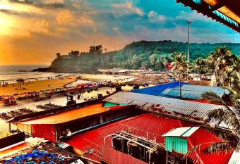Baga Beach Sunset has Smoking/Balcony rooms