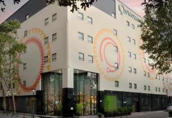 Amoris Guest House-Randburg allows 18 year olds to book a room