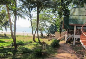 Cameron Island Resort has Balcony rooms