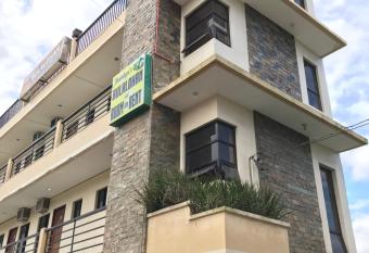 Jhunlyn Room Rental has Balcony rooms