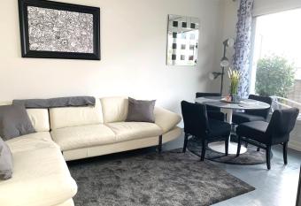 Nice flat near Paris MCP has Balcony rooms