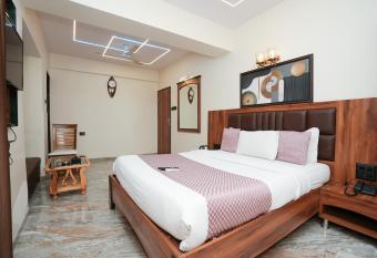 Hotel Neelkiran has Smoking/Balcony rooms