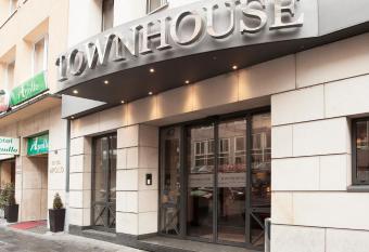 TOWNHOUSE Hotel allows 18 year olds to book a room