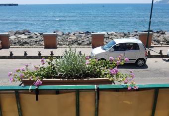 HOTEL TAROMY allows 18 year olds to book a room