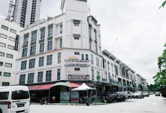 Super OYO 331 I Boutique Hotel allows 18 year olds to book a room