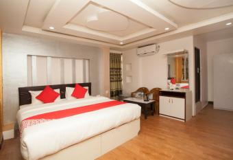 OYO 776 Hotel R Valley View & Family Restaurant allows 18 year olds to book a room