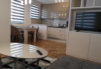 Apartman Gaga 1 has Balcony rooms