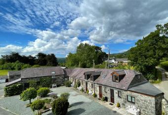 Snowdonia Cottages has Balcony rooms