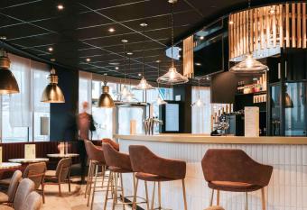 Novotel Angers Centre Gare allows 18 year olds to book a room