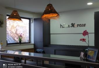 Hostal San Marcos has Balcony rooms