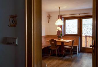 Apartment 6 - Zur Sonne has Balcony rooms