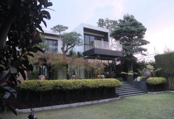 D green Villa has Balcony rooms