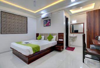 StayBird - NEST, A Premium Residences, Kharadi has Balcony rooms
