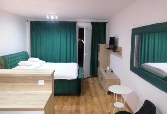 Entrez Apartments 5 - City center with small garden has Balcony rooms