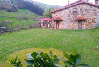 5 bedrooms house with jacuzzi terrace and wifi at La Cavada has Balcony rooms