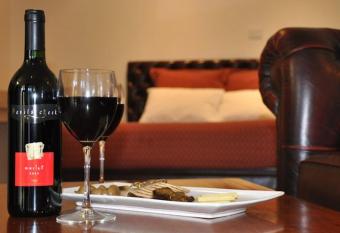 Bright Avenue Motor Inn allows 18 year olds to book a room