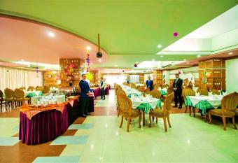 Hotel Victory - Best in City Center has Balcony rooms