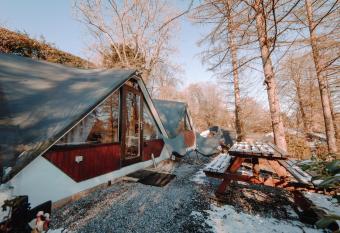 Chalet Bor  al avec bain    bulles - In the Woods allows 18 year olds to book a room