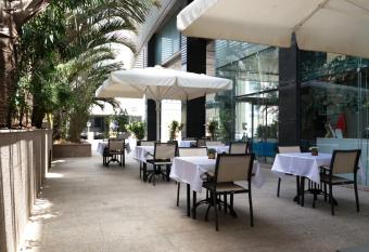 Benjamin Business Hotel allows 18 year olds to book a room