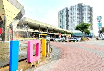 Kulai D Putra Suites 1min to ioiMall near JPO, Senai Airport has Balcony rooms