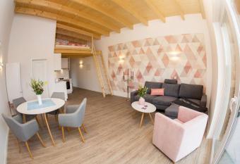 Soodehof Eins has Balcony rooms