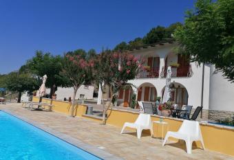 B&B VILLA GINEVRA has Balcony rooms