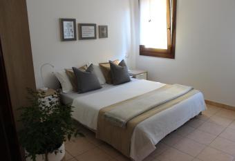 Casa Vacanze Giorgetta 2-3 piano has Balcony rooms