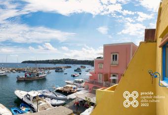 Corricella House has Balcony rooms