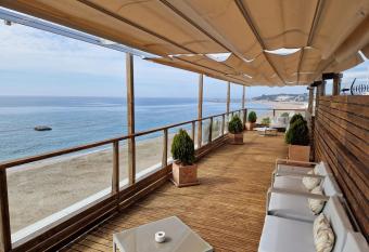 Apartamentos Wundermar allows 18 year olds to book a room