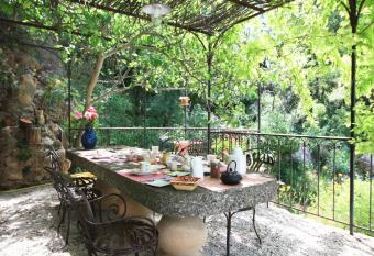 Le Moulin en Provence allows 18 year olds to book a room